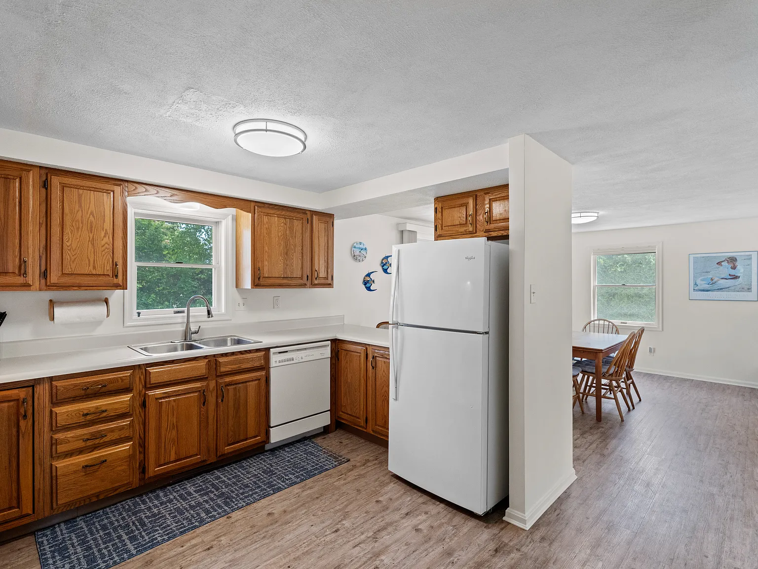 4 bed, 1872 sqft, $2,500 — Photo 2
