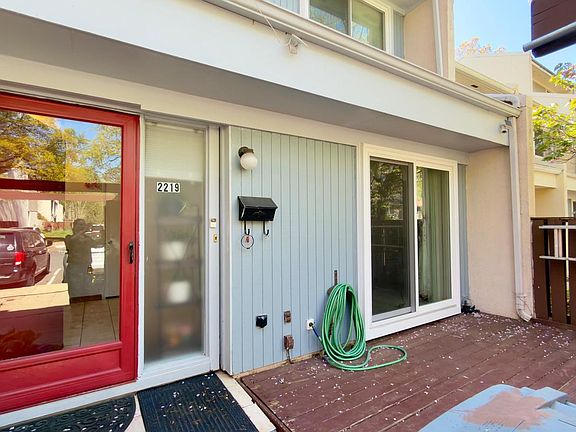 3rd image of 2219 Southgate Sq