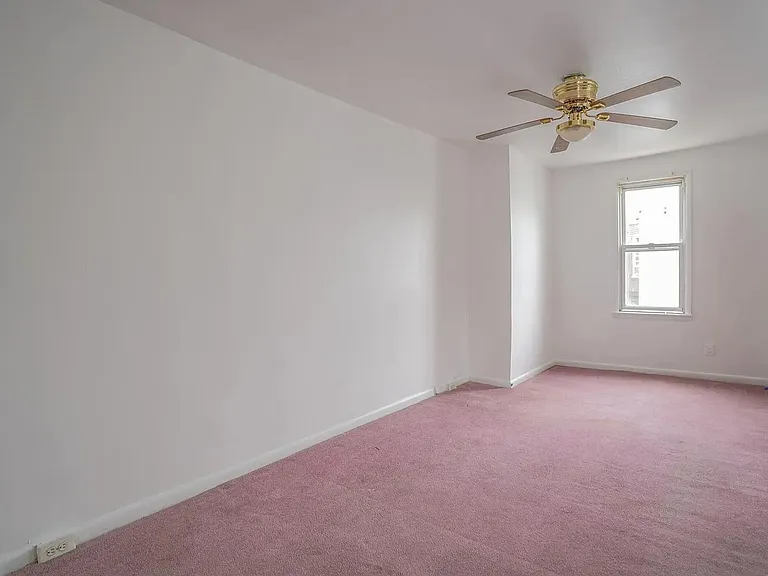 859 Granite St — Photo 2