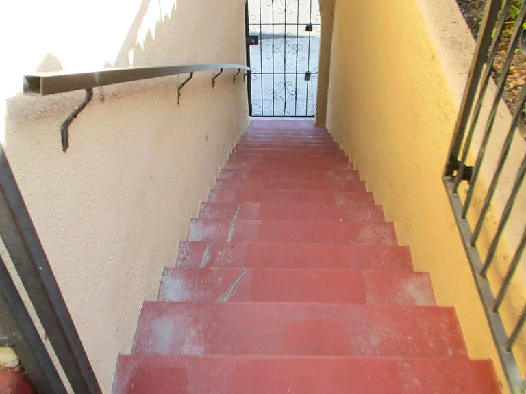 1 Waverly Dr — Photo 3