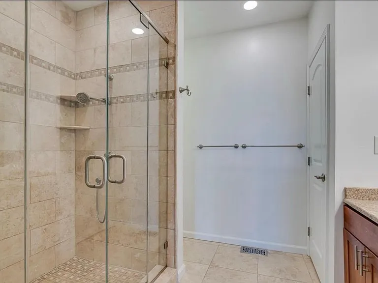 522 Carpenter St — Photo 10