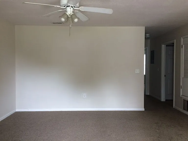 601 Elm St — Photo 8