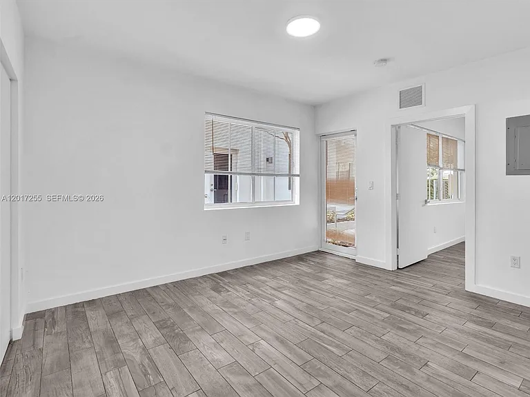 557 Michigan Ave #114 — Photo 6