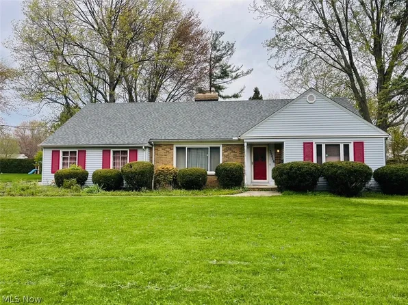 30618 Ashton Ln, Bay Village, OH 44140