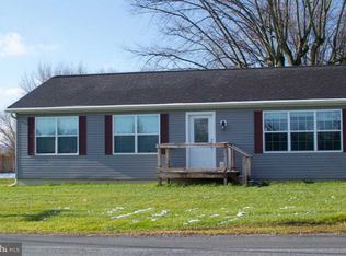2 S Twin Valley Rd, Elverson, PA 19520