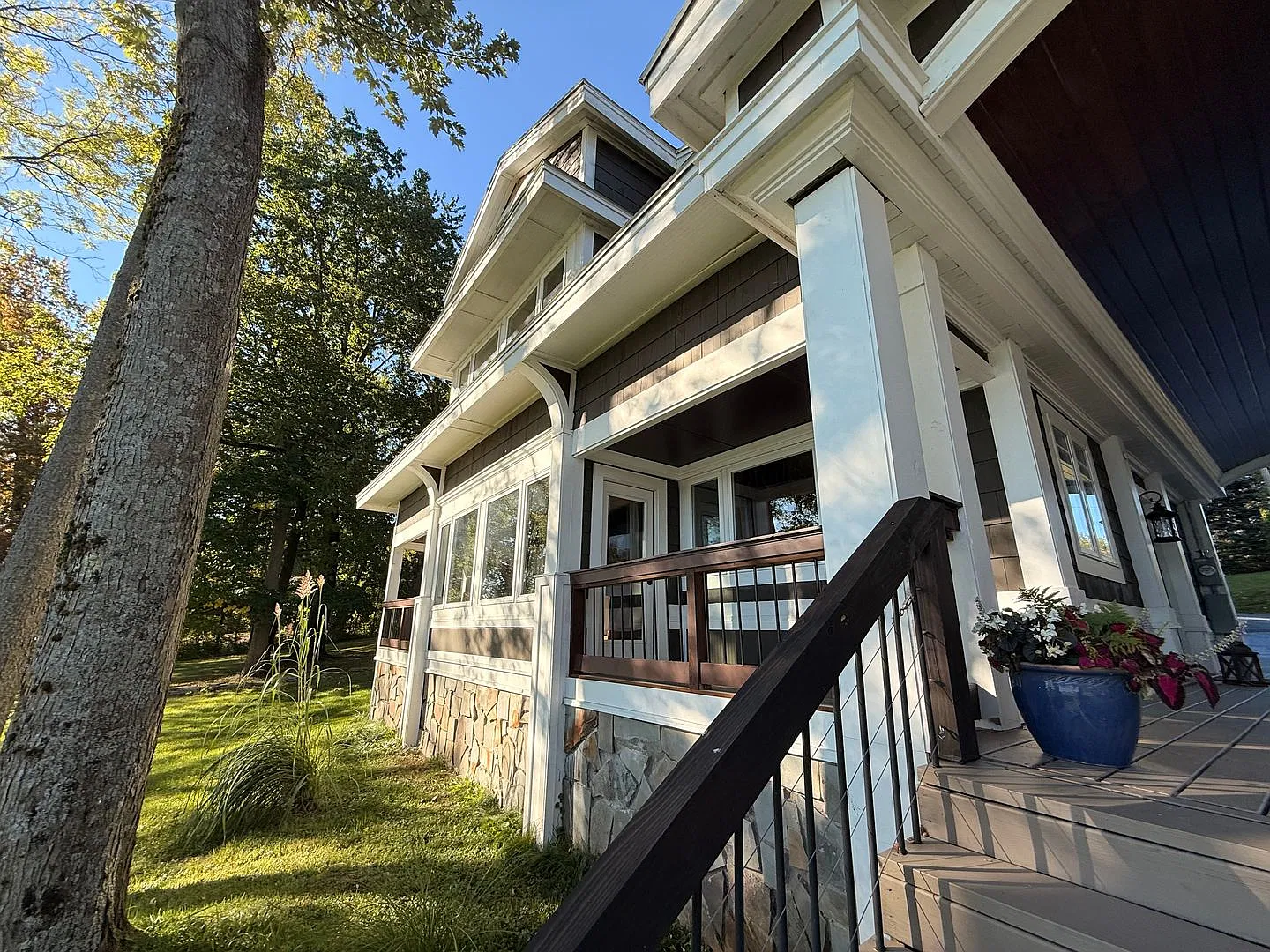 The Lodge — Photo 3
