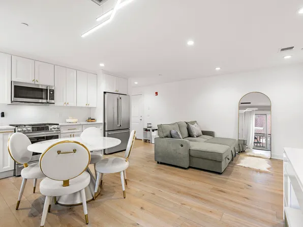 2716 Palisade Avenue image 1 of 20