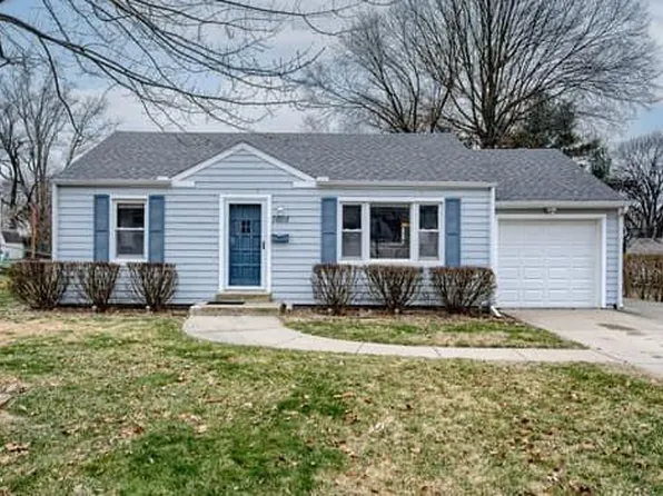 7608 Robinson St, Overland Park, KS 66204