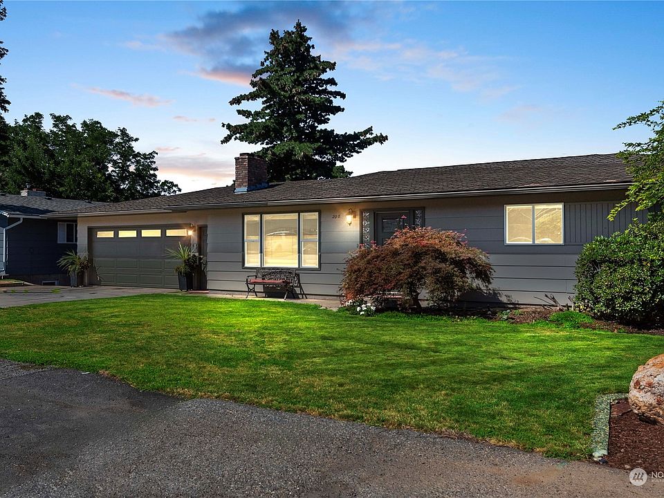 1st image of 208 S Iowa Ave