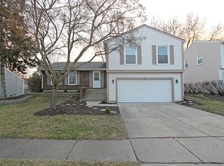 3 Keswick St, Vernon Hills, IL 60061