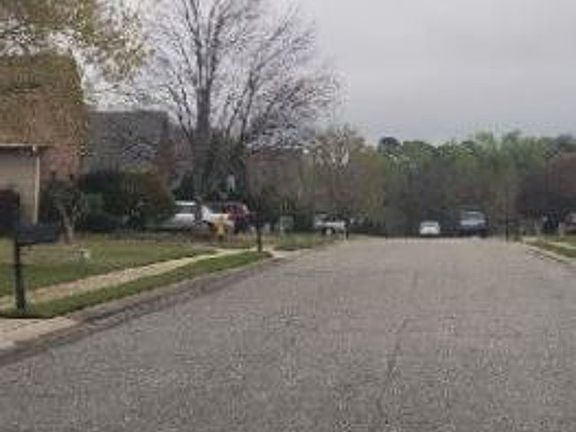Exterior Neighborhood (street photo)