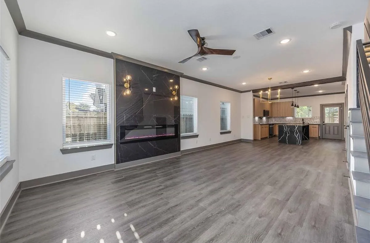 3 bed, 2.0 bath, 1437 sqft, $2,350 — Photo 4