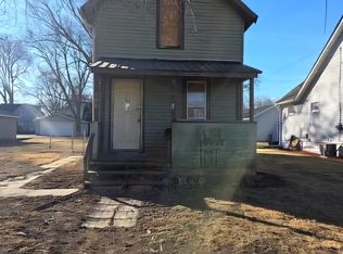 909 W 6th St, Sterling, IL 61081