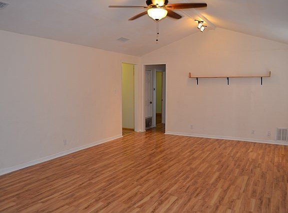 4th image of 917 Cauley Ln