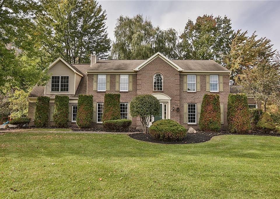 1st image of 70 Chippenham Dr