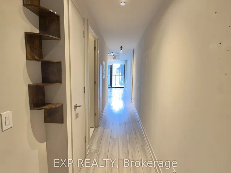 458 Richmond St W #401 — Photo 8