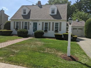 26 Arlington Rd, Longmeadow, MA 01106