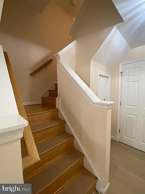 3 bed, 4.0 bath, 1378 sqft, $2,750 — Photo 2