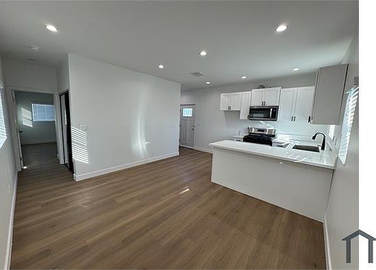 2nd image of 9625 Clovis Ave