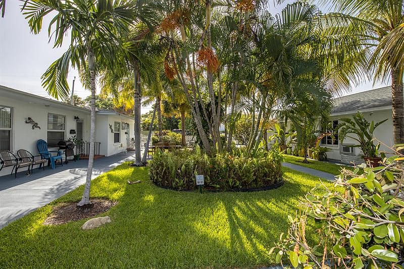 1st image of 107 S Palmway APT 2