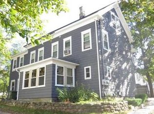 27 Douglas St, Uxbridge, MA 01569