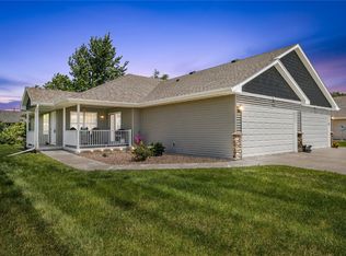 726 Deer Run Dr NE, Cedar Rapids, IA 52402