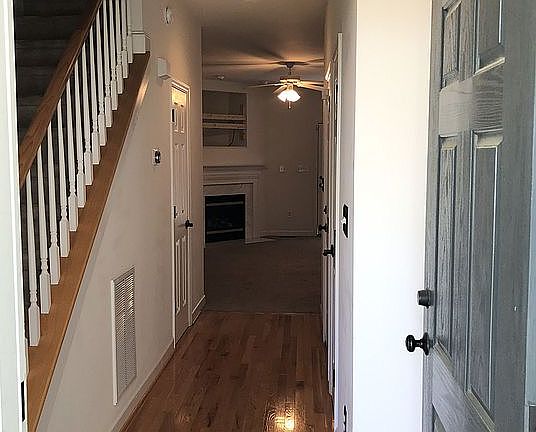 2 story foyer
