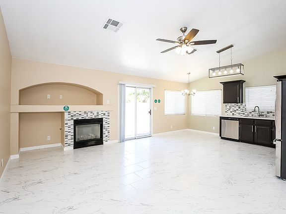 3rd image of 1220 Hickory Grove Cir