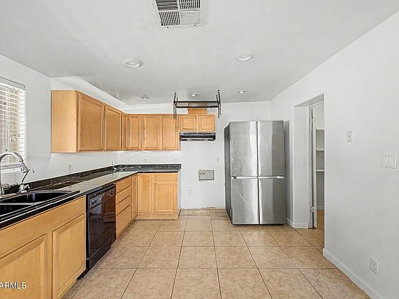 2nd image of 1106 E PALM Lane