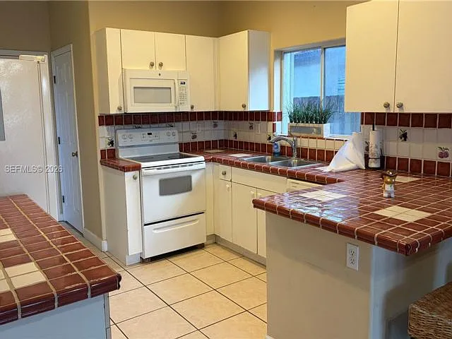 13553 SW 124th Avenue Rd — Photo 2