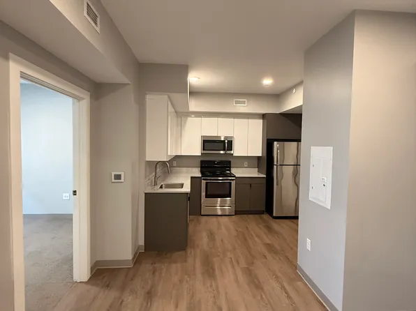 103 Hemenway St APT 2, Boston, MA 02115