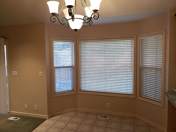 4th image of 1162 E Elgin Ave
