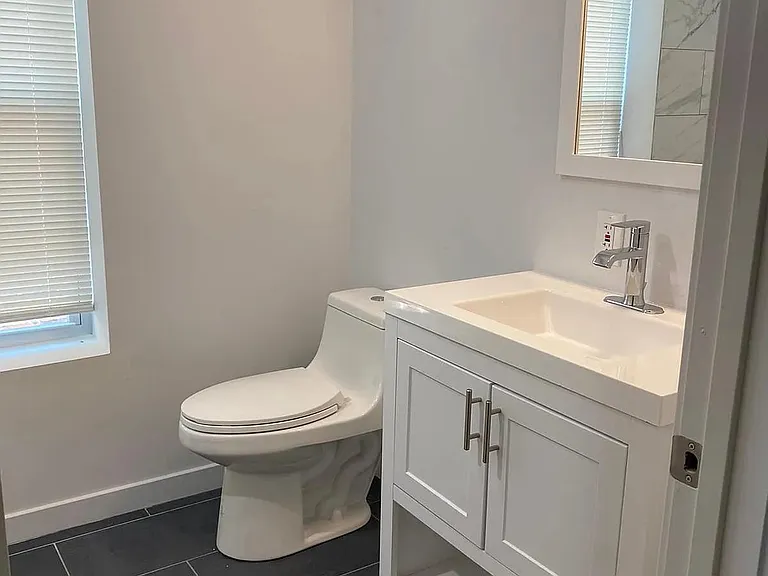 2904 Poplar St #3 — Photo 8