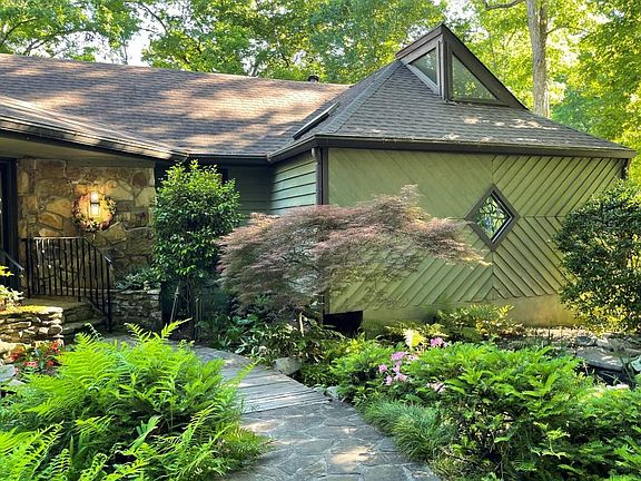 2nd image of 135 Beech Lake Ct