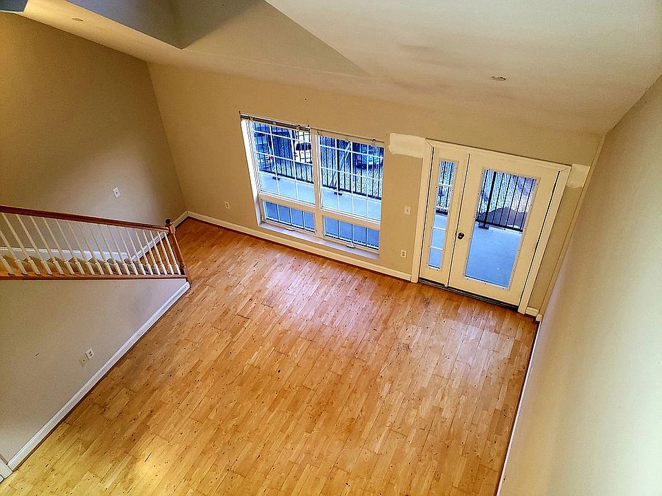 1st image of 360-308 S Elm St