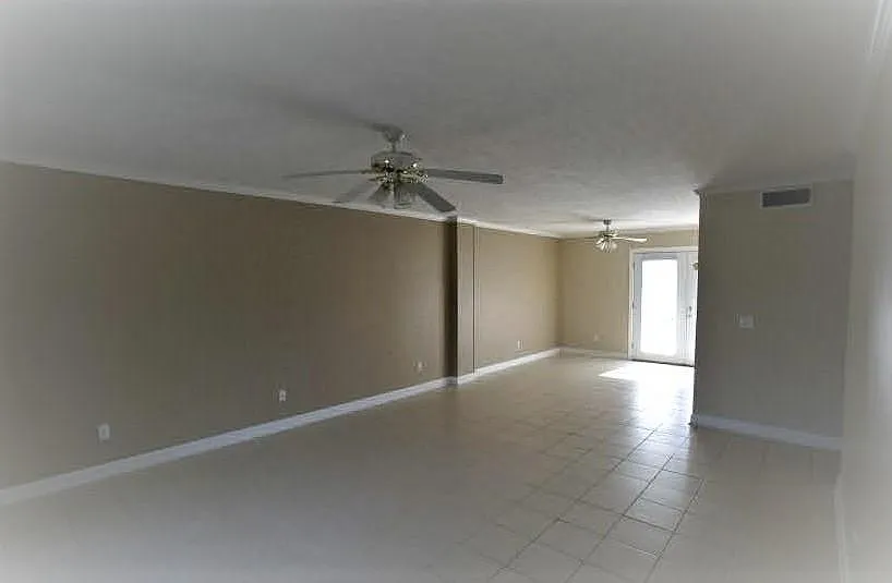 3 bed, 2.5 bath, 1497 sqft, $1,475 — Photo 3