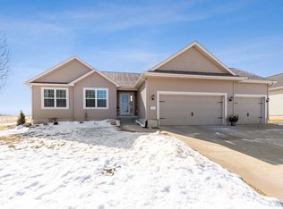 1615 Feather Run Trl, Cedar Falls, IA 50613