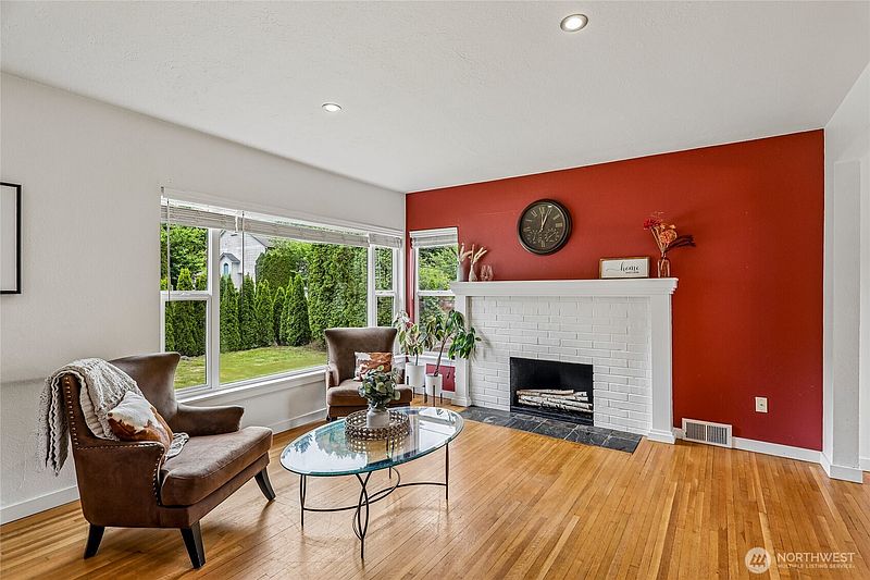3rd image of 16208 48th Avenue W