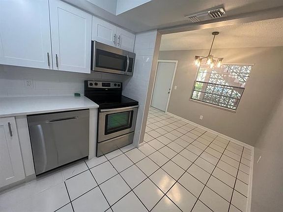 2nd image of 1415 Lake Ave APT 4