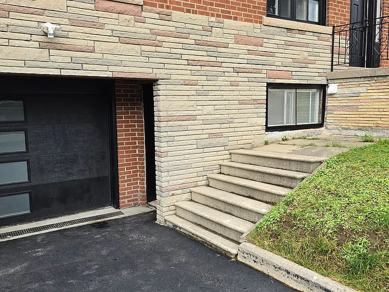 46 Wedgewood Dr #LOWER — Photo 9