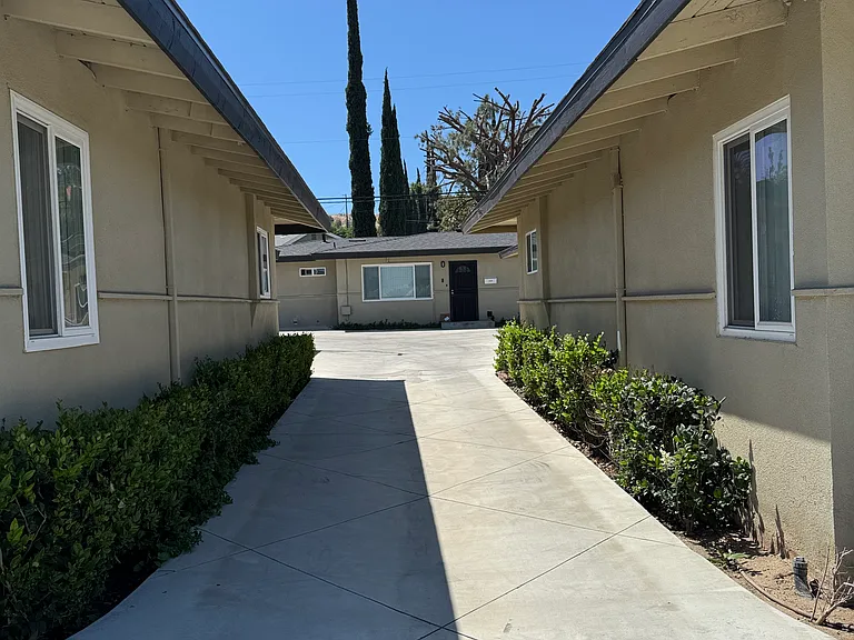 24441 University Ave #B — Photo 11