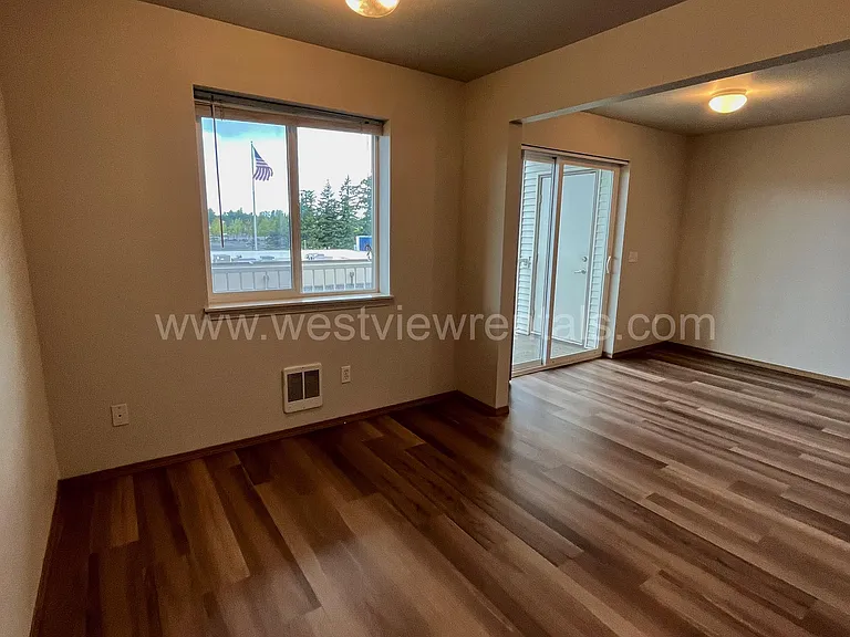 135-139 Prince Ave — Photo 280