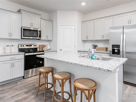 7th image of this home