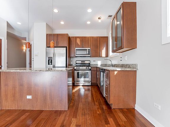 4th image of 2308 W Wabansia Ave APT 2E