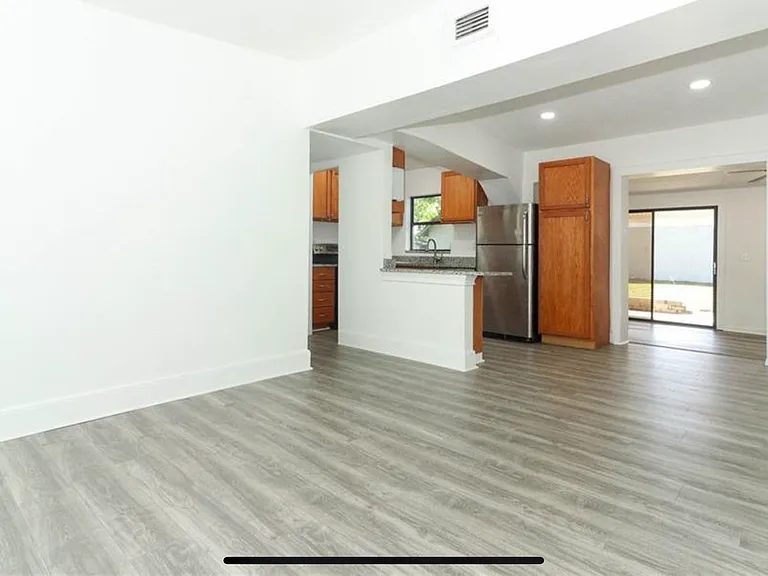 707 N Solandra Dr — Photo 17