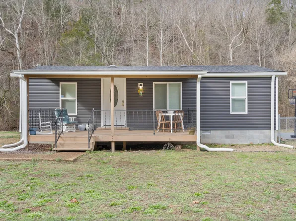 1016 Deerfoot Dr, Pegram, TN 37143
