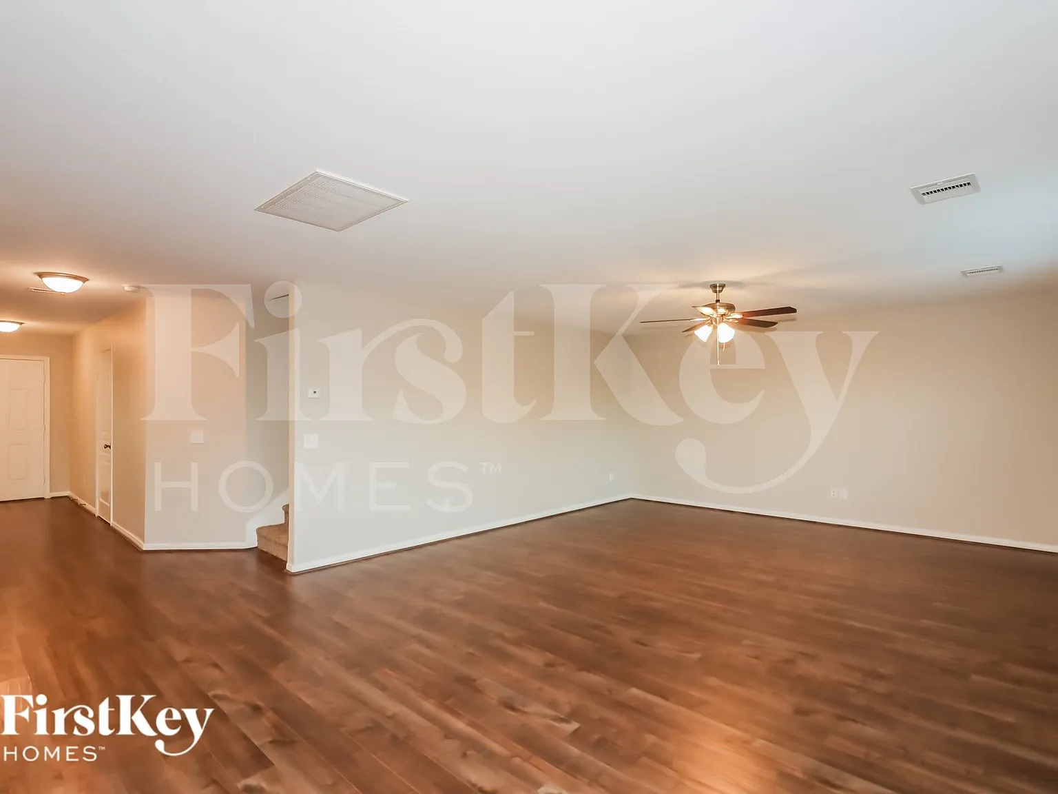 3 bed, 2.5 bath, 2382 sqft, $1,990 — Photo 3