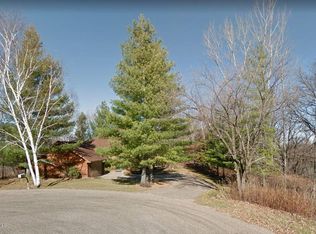 212 Alpine Rdg, Wabasha, MN 55981