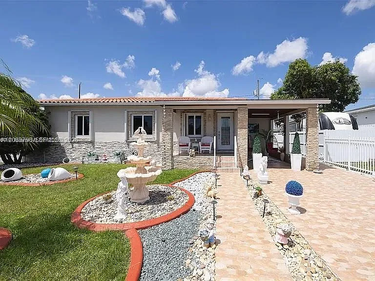 14560 Fillmore St — Photo 4
