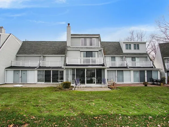 61626 Colony Bay Dr, Cassopolis, MI 49031